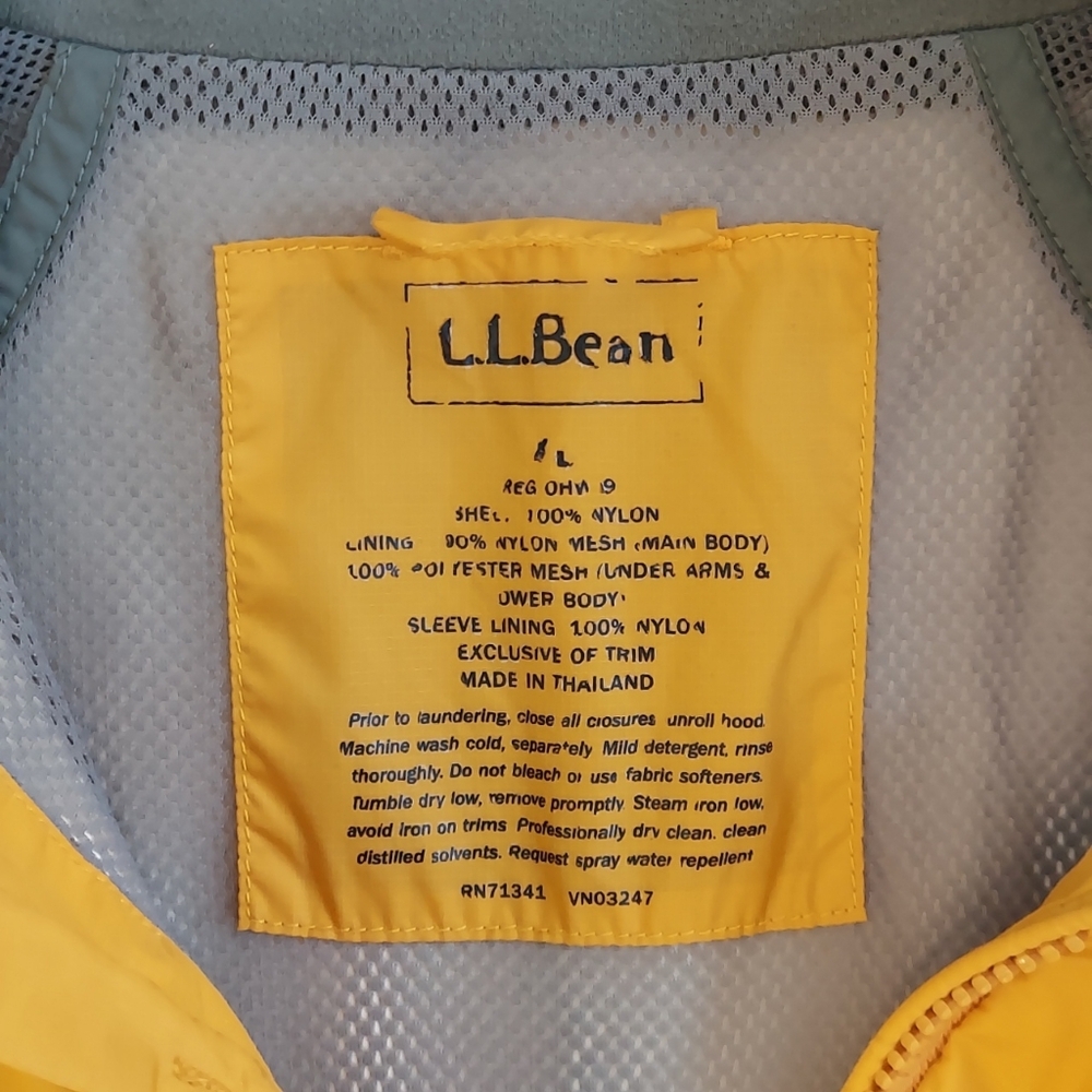 L.L. Bean Men's Yellow 'StowAway' Hooded Raincoat - Picture 2 of 16